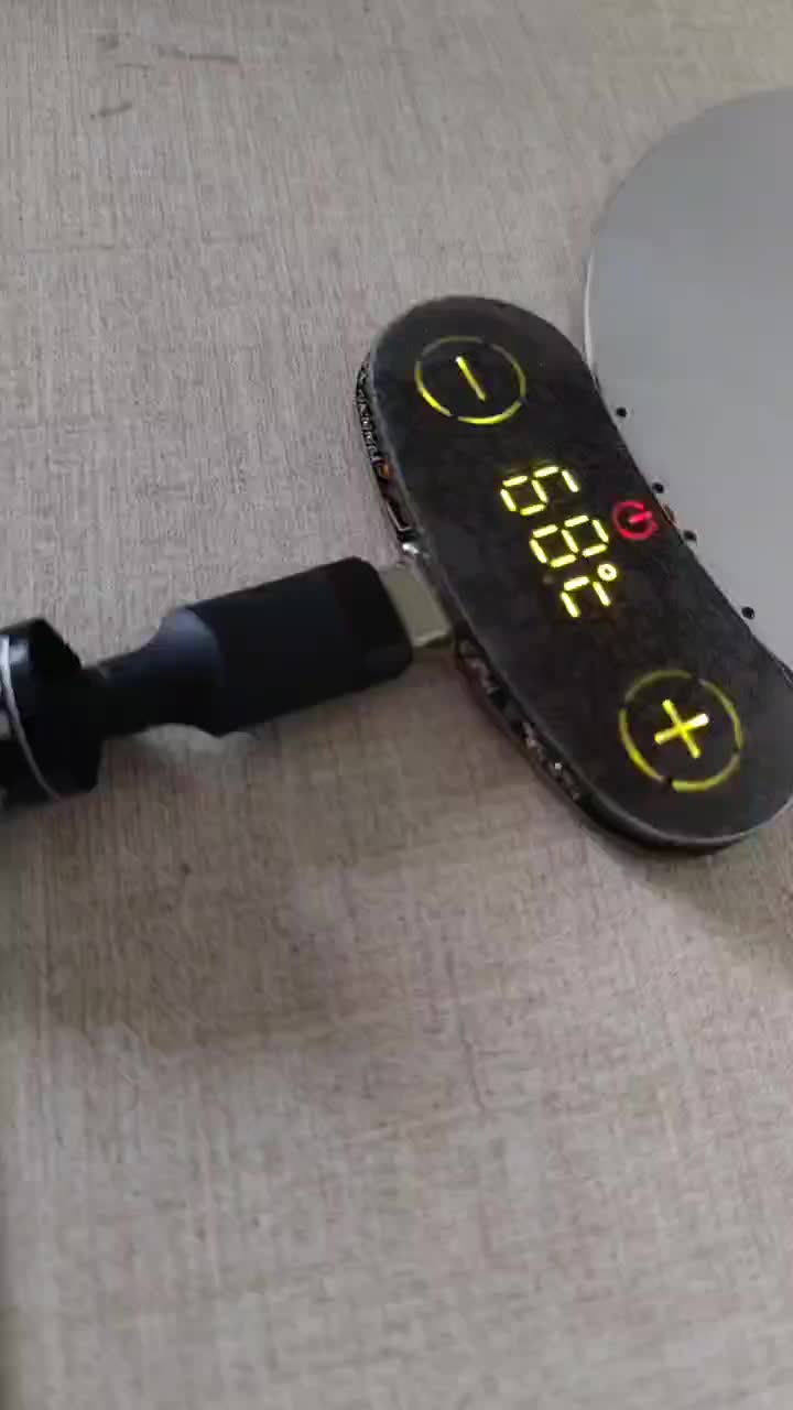 用柔性电路做的电容式触摸电极+温度显示，触摸灵敏，显示清晰